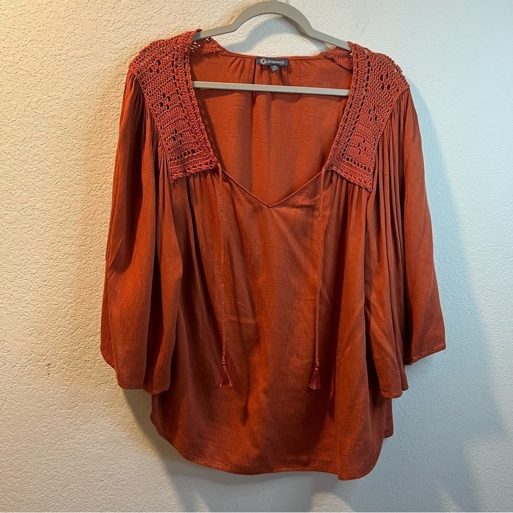 Women’s Democracy orange crochet detail quarter sleeve blouse size small S